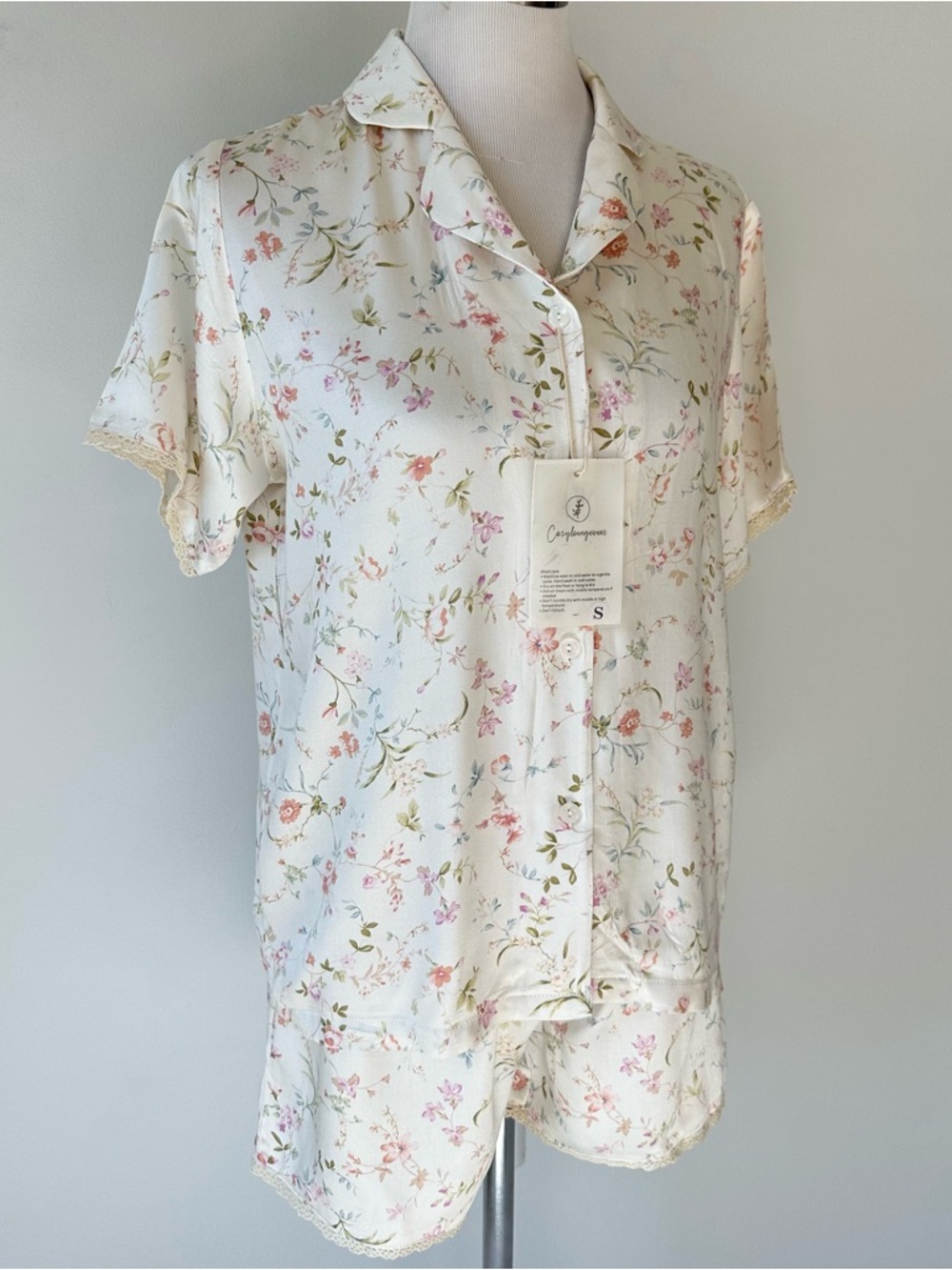 Cozyloungewear Cream Ecru Floral Shorts Pajama Set Cottagecore Cute Whimsy Gram - Picture 3 of 16